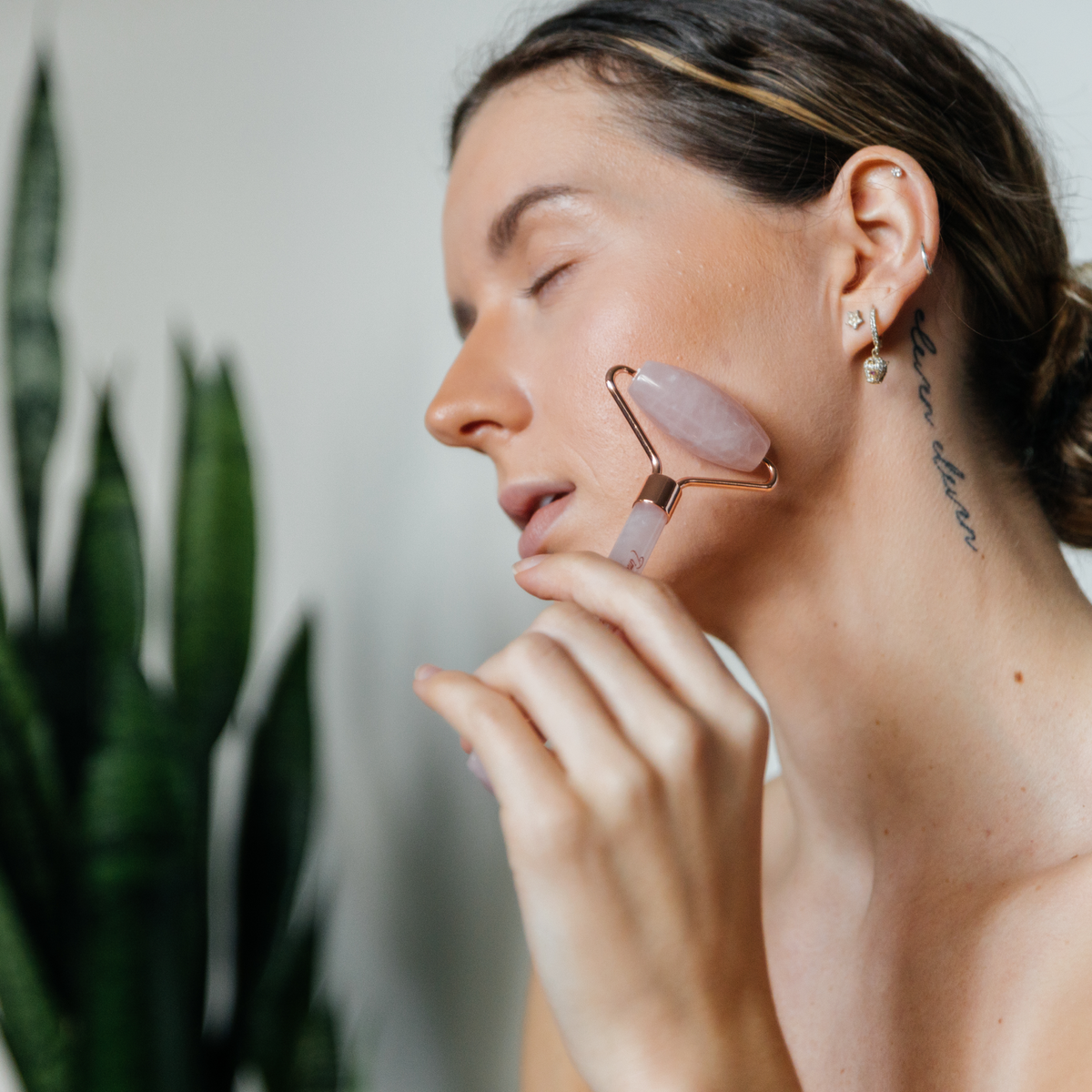 Timeless Rose Quartz Facial Roller & Travel Case
